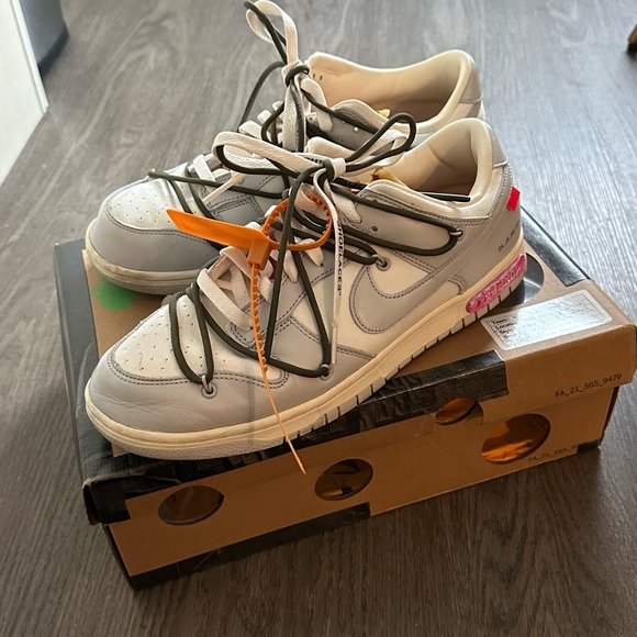 Off-white Dunks Lot 22 - Picture 4 of 5